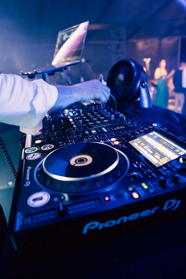 DJMixer