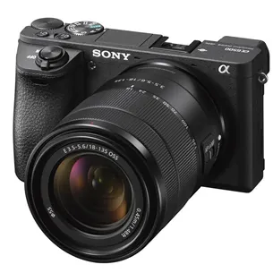 Hybrid camera Sony α6500 + 18-135mm lens